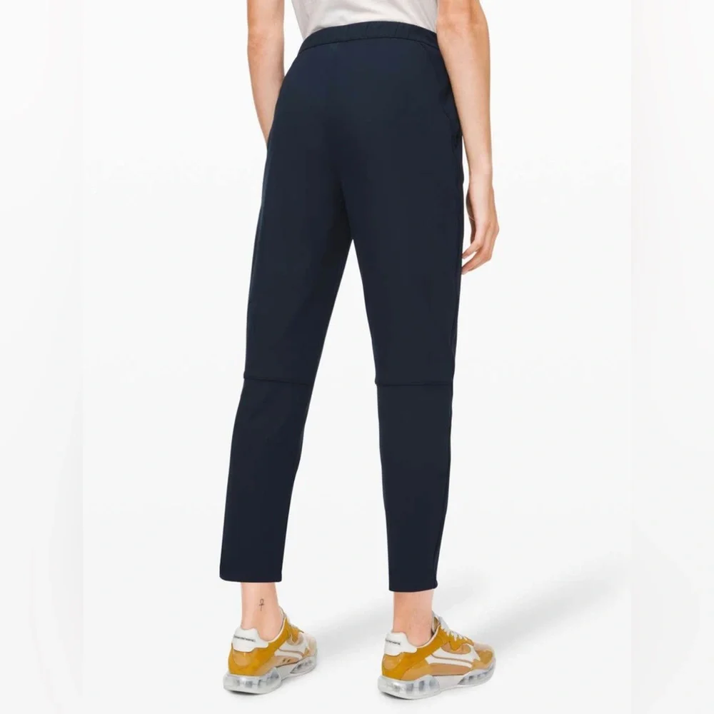 Lululemon Essential High Rise Trouser Black Size 6